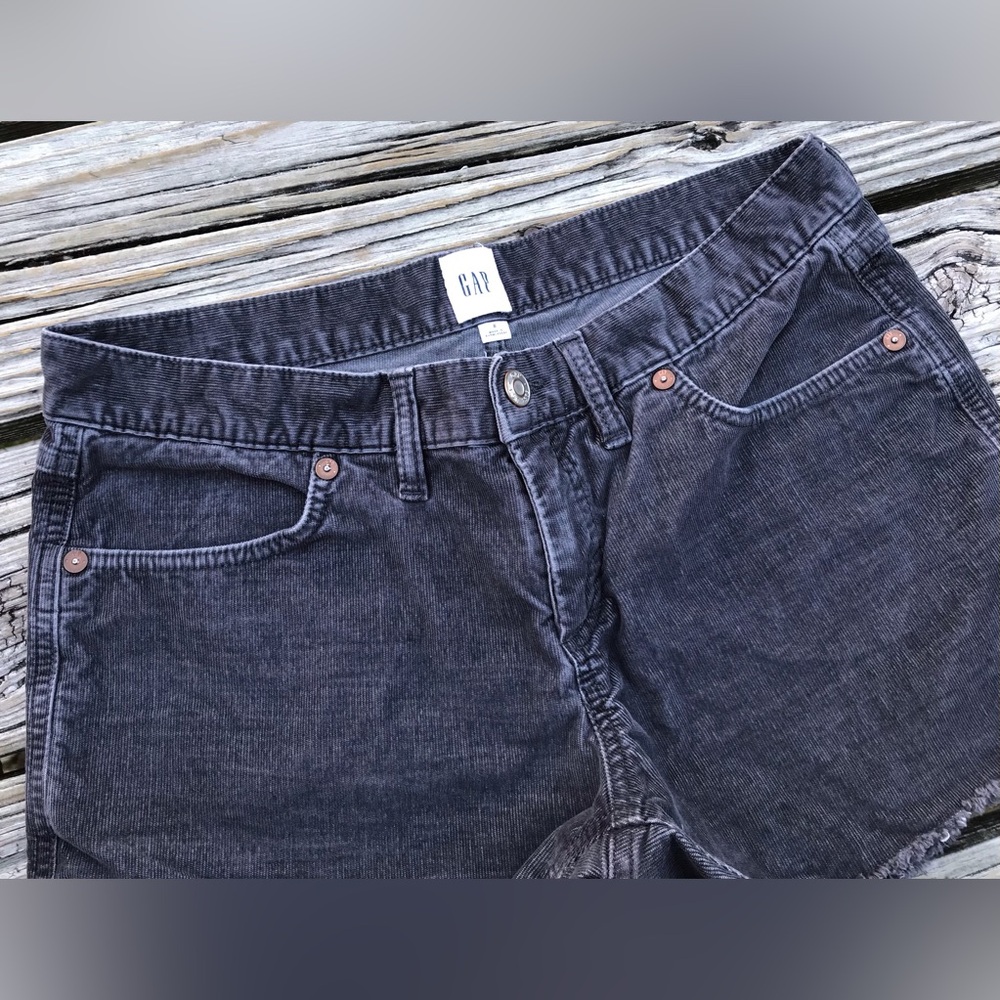 Ladies 8 2 Pair GAP Thin Corduroy Raw Hem Cut Off Shorts - Picture 11 of 14